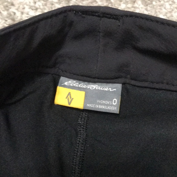Eddie Bauer skort, has built in spandex shorts - Picture 2 of 3